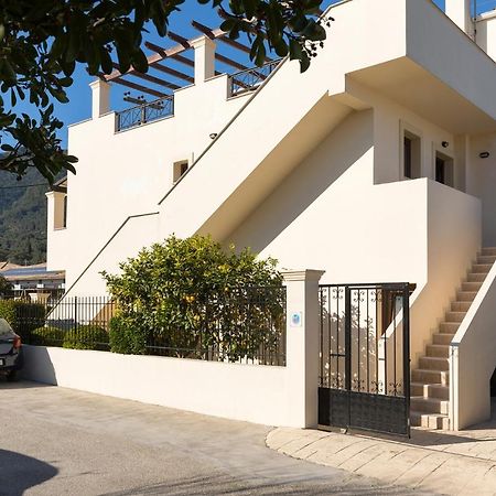 איפסוס Lemon Tree Corfu Apartments By Konnect מראה חיצוני תמונה